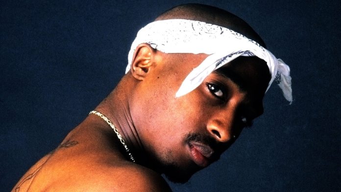 Tupac Shakur, cÃ©lÃ¨bre artiste hip-hop a Ã©tÃ© abattu le 7 septembre 1996 Ã  Las Vegas et est dÃ©cÃ©dÃ© Ã  lâ€™hÃ´pital six jours plus tard des suites de ses blessures, Ã  lâ€™Ã¢ge de 25 ans.