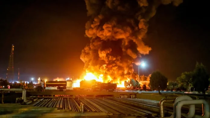 Au moins 103 personnes ont Ã©tÃ© tuÃ©es et 141 autres ont Ã©tÃ© blessÃ©es dans une double explosion, mercredi 3 janvier, prÃ¨s de la tombe du gÃ©nÃ©ral iranien Qassem Soleimani